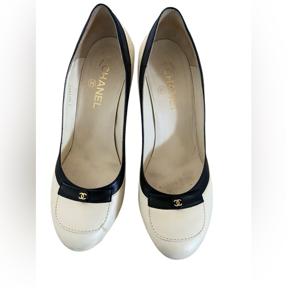 CHANEL Women's Two-Tone Black and Cream Heels - Picture 2 of 11